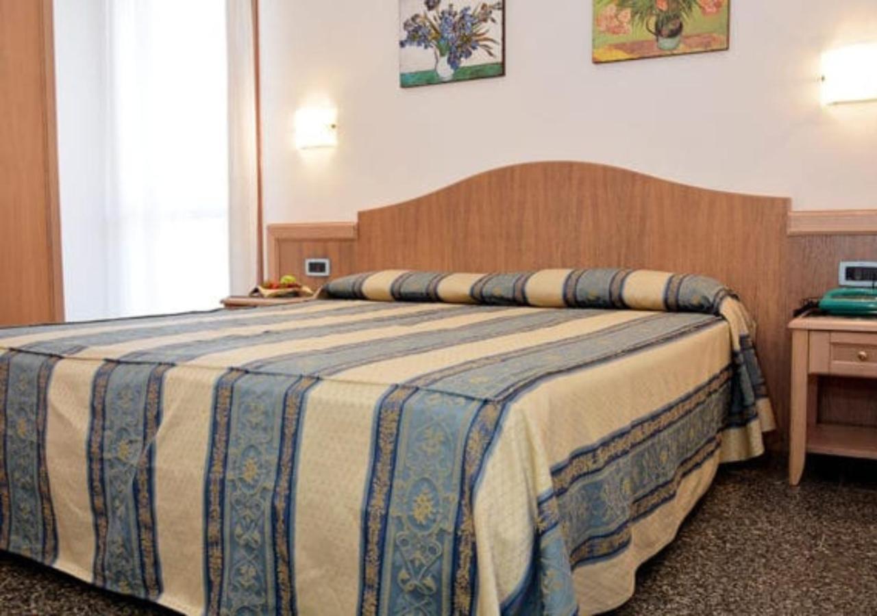 Hotel Thalas Club ตอร์เรเดลลอร์โซ ภายนอก รูปภาพ